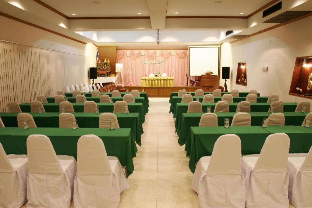Ratchaphruek 2007 Hotel Chom Thong Exterior photo